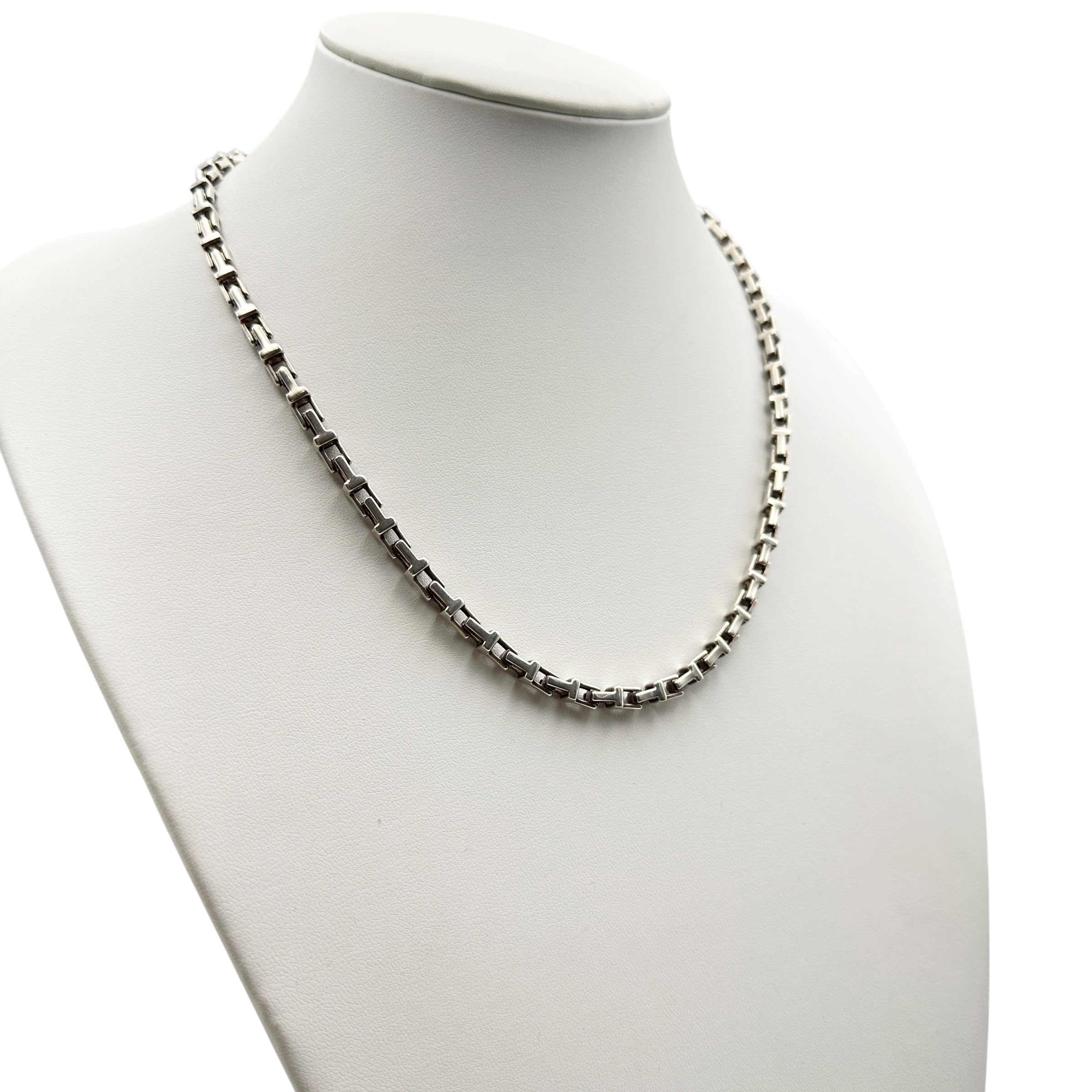 TIFFANY & Co. ティファニー Tナロー ネックレス