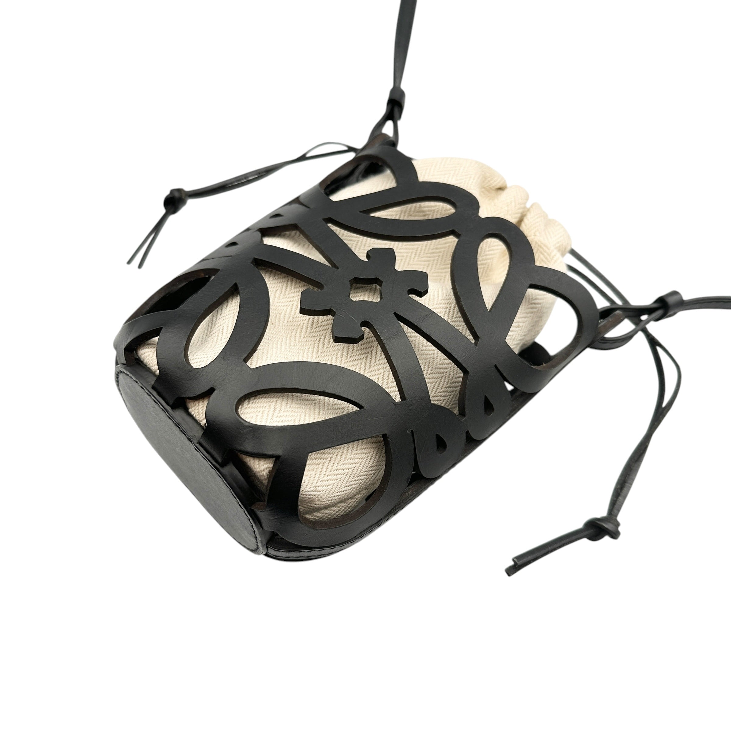 LOEWE ロエベ カットアウト ポケット ショルダーバッグ