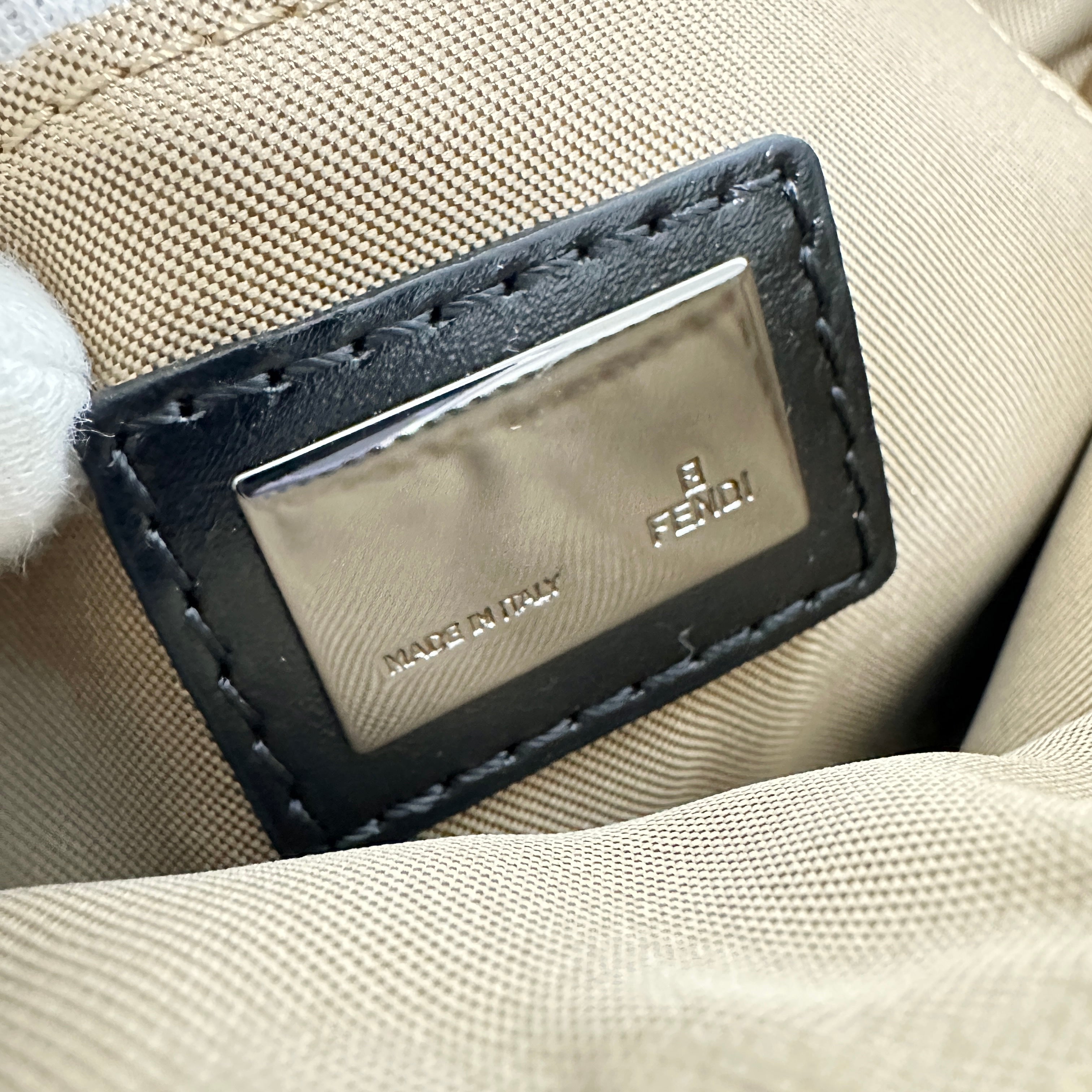 FENDI フェンディ ズッキーノ ショルダーバッグ