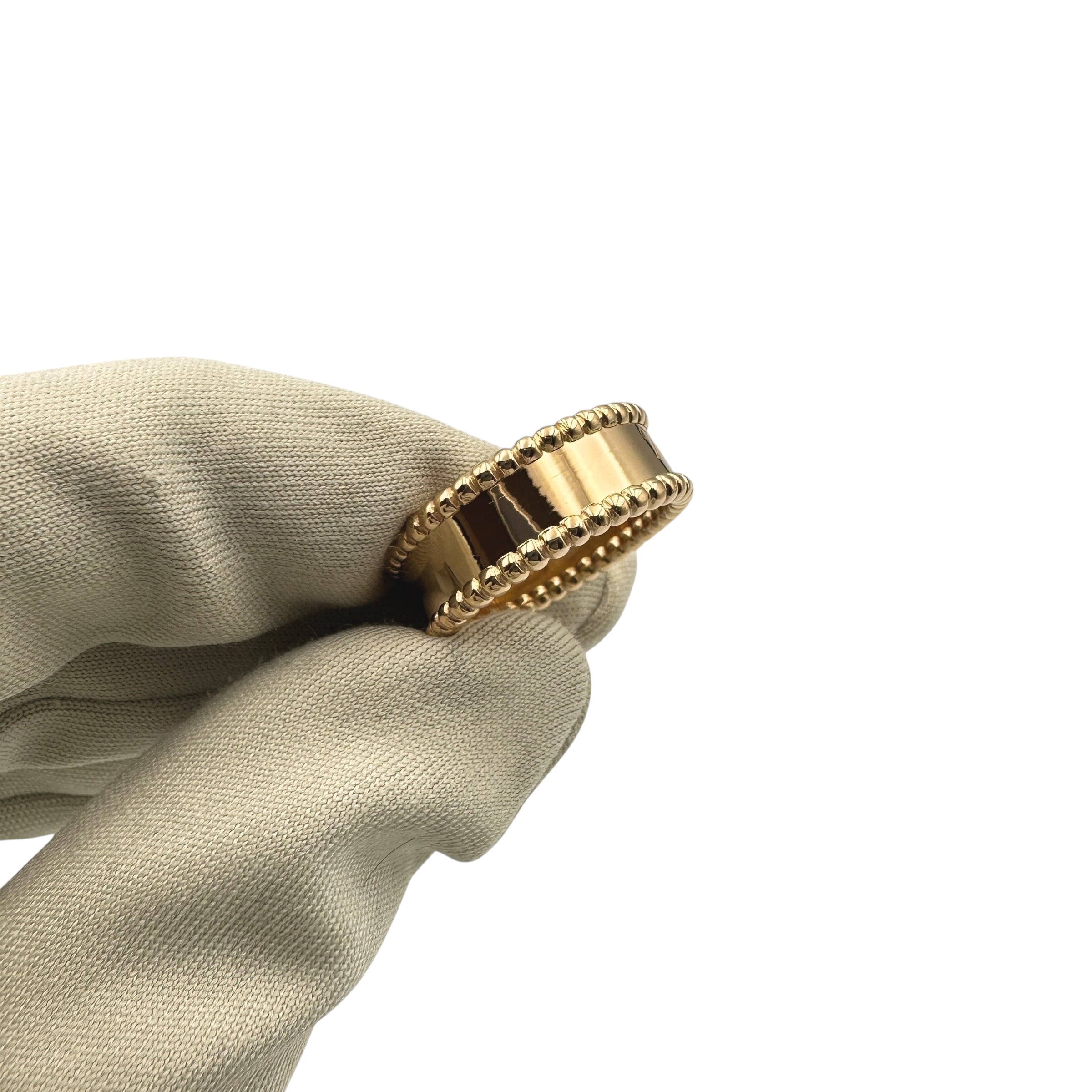 VanCleef & Arpels ヴァンクリーフ&アーペル ペルレ シニアチュール リング