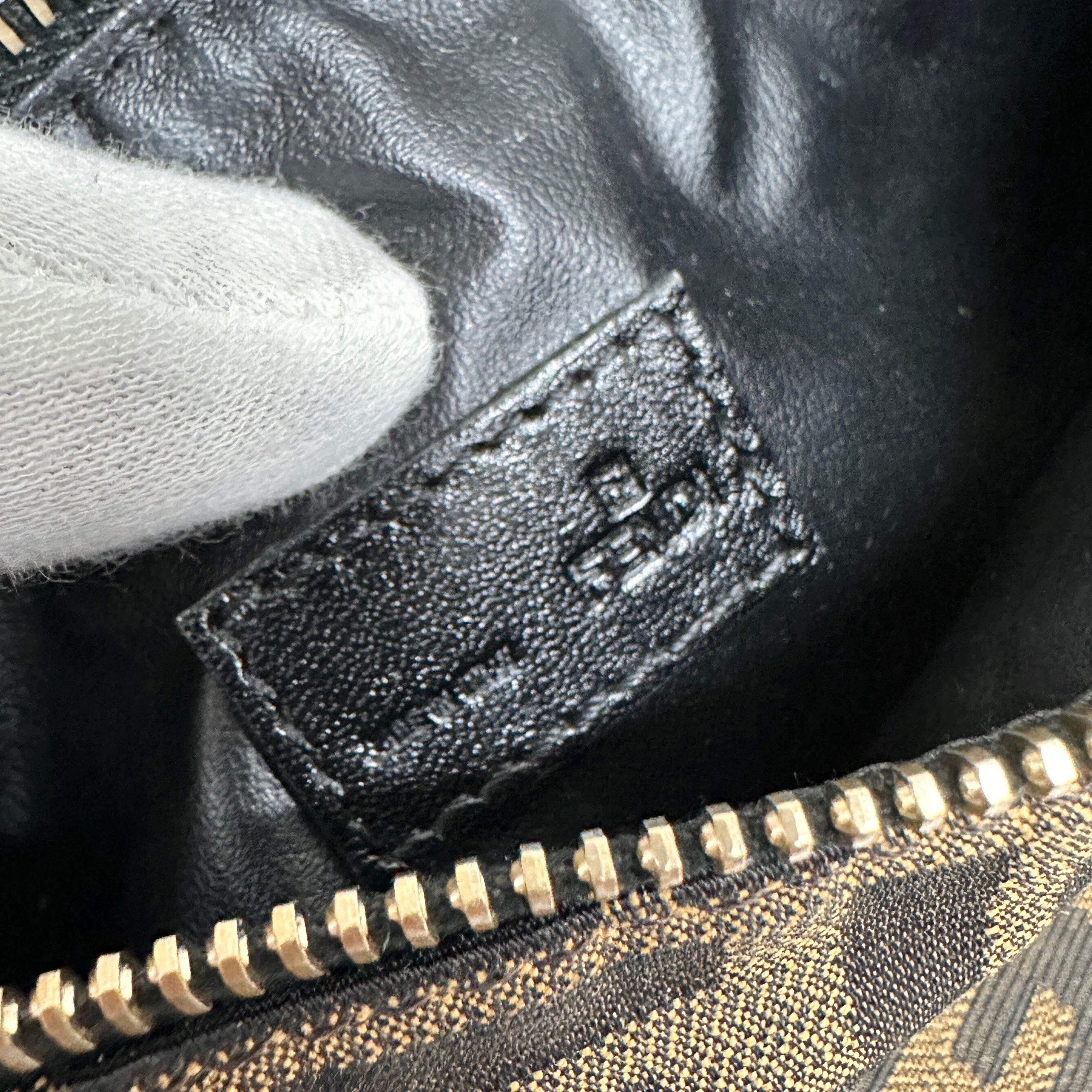 FENDI フェンディ ズッカ ハンドバッグ