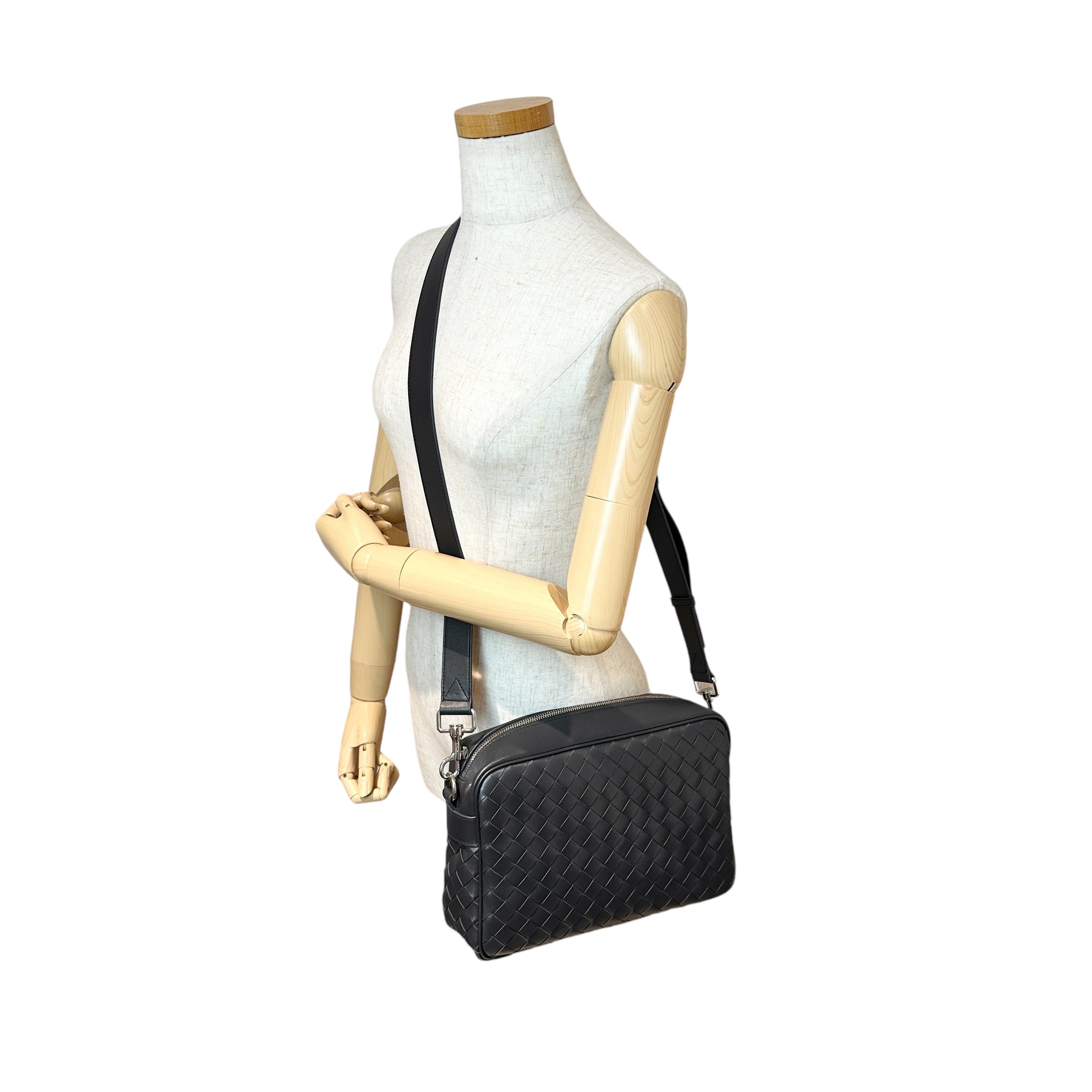 Bottega Veneta ボッテガ・ヴェネタ イントレチャート カメラバッグ
