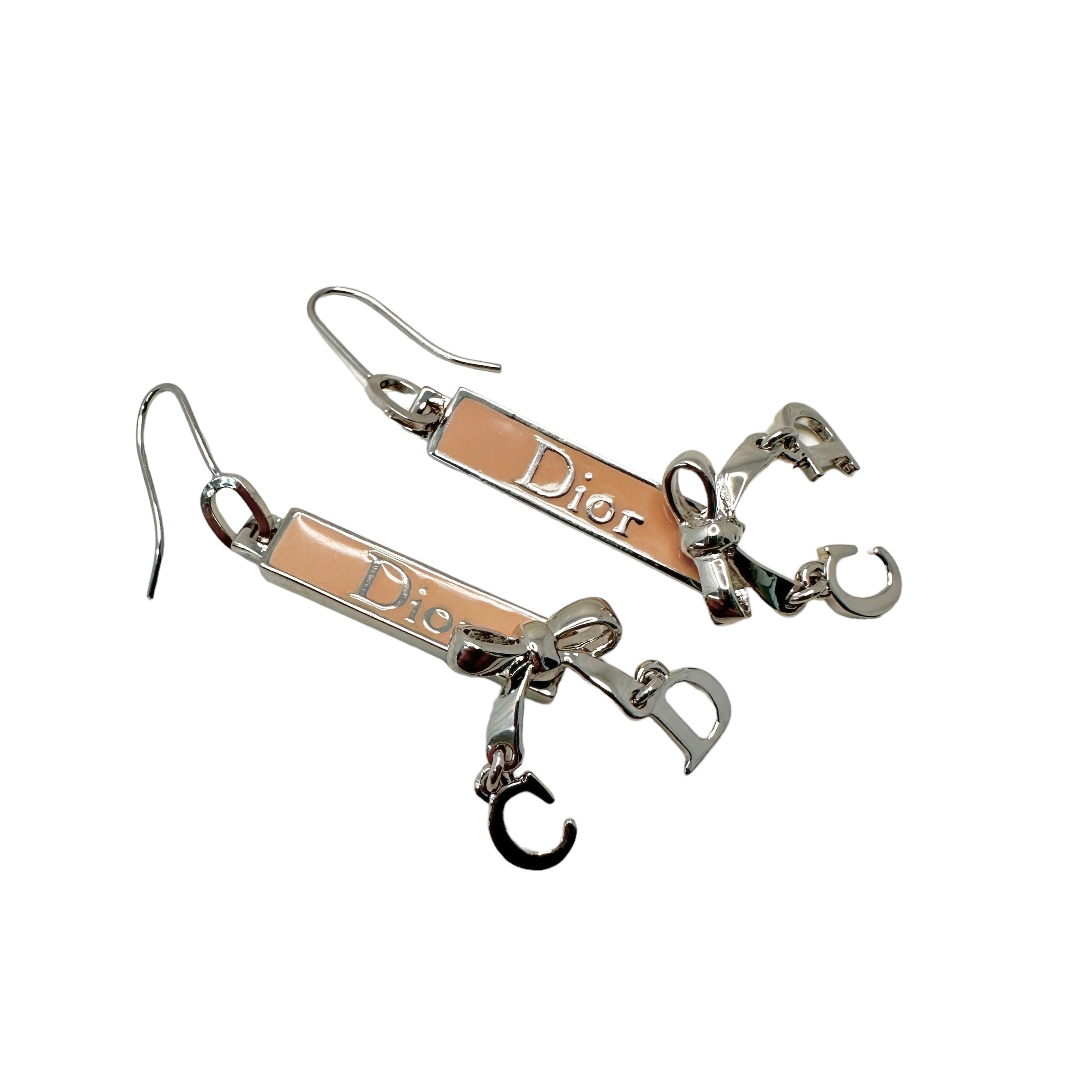 Christian Dior ディオール プレート ロゴピアス