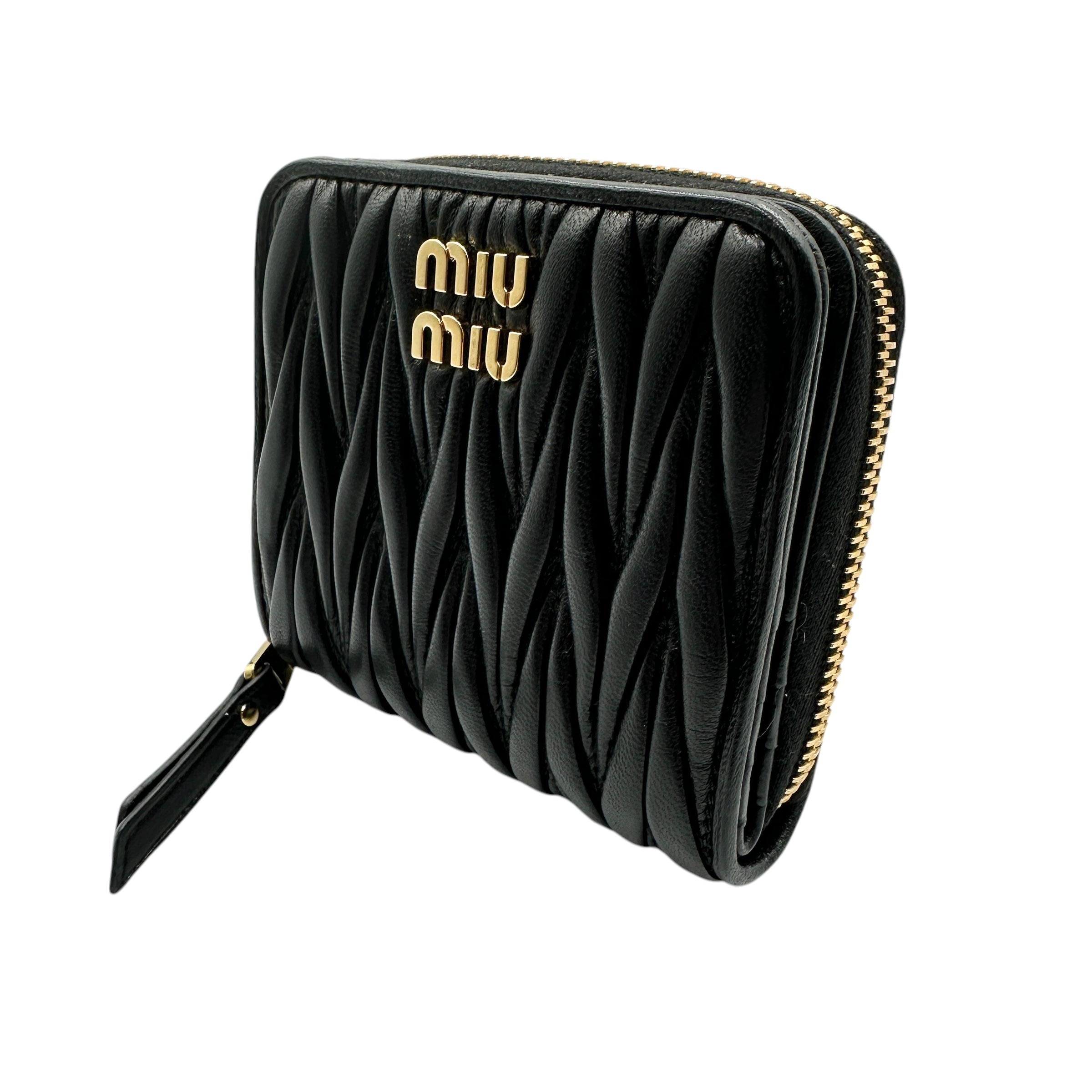 miu miu ミュウミュウ マテラッセ コンパクトウォレット