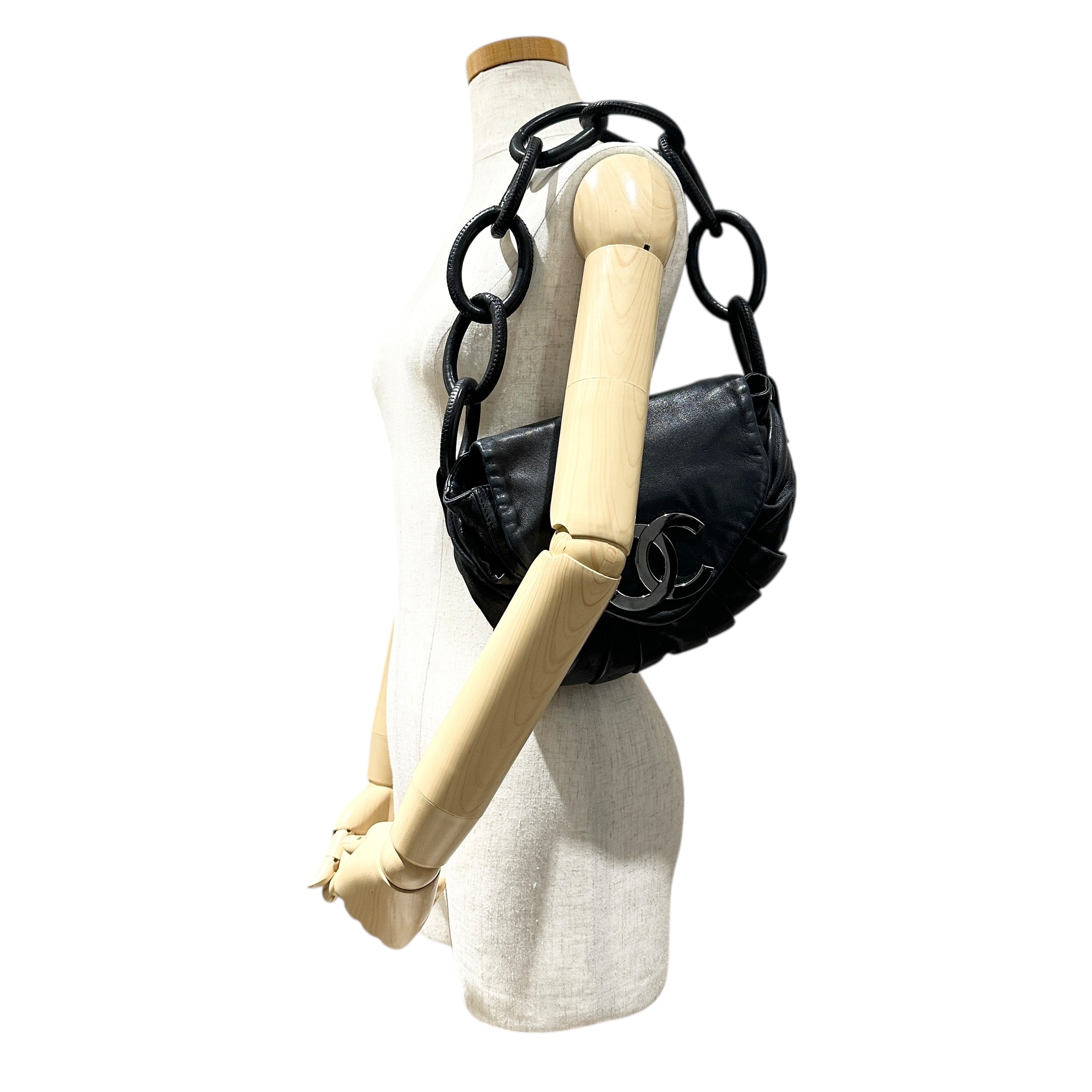 CHANEL シャネル レザーチェーン ショルダーバッグ