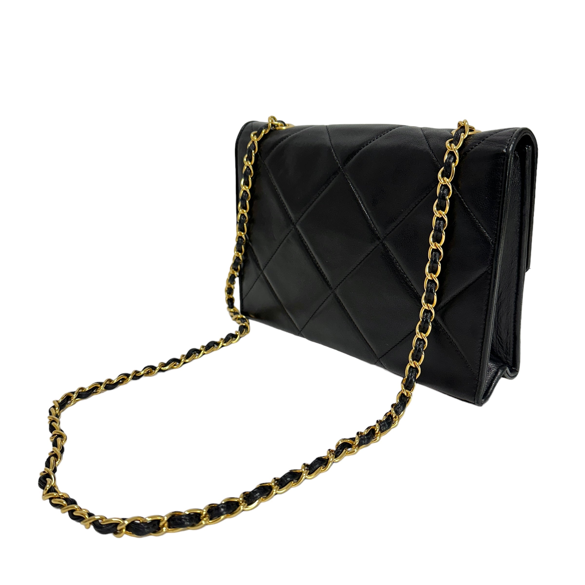 CHANEL シャネル ダイヤステッチ チェーンショルダー