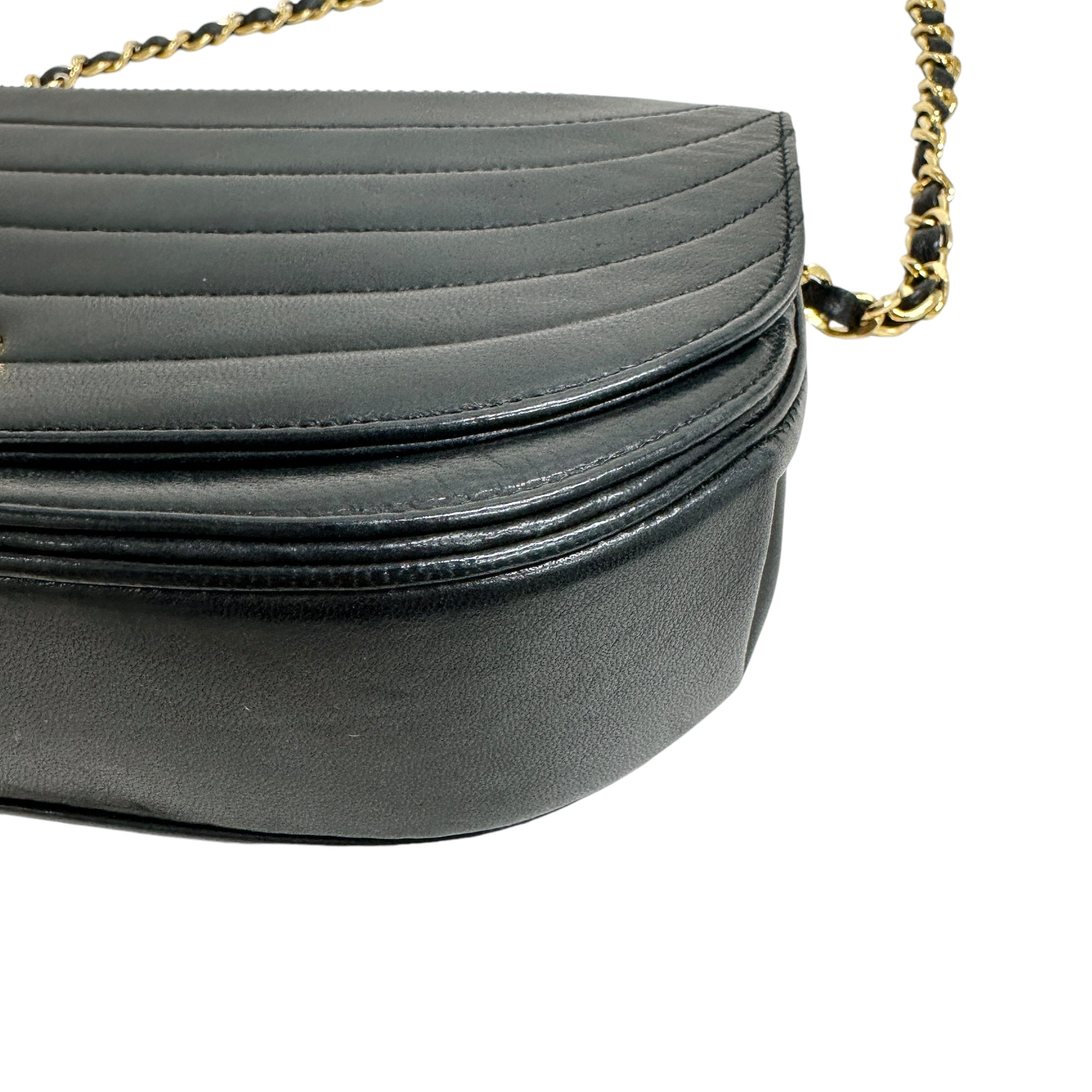 CHANEL シャネル ハーフムーン チェーンショルダーバッグ