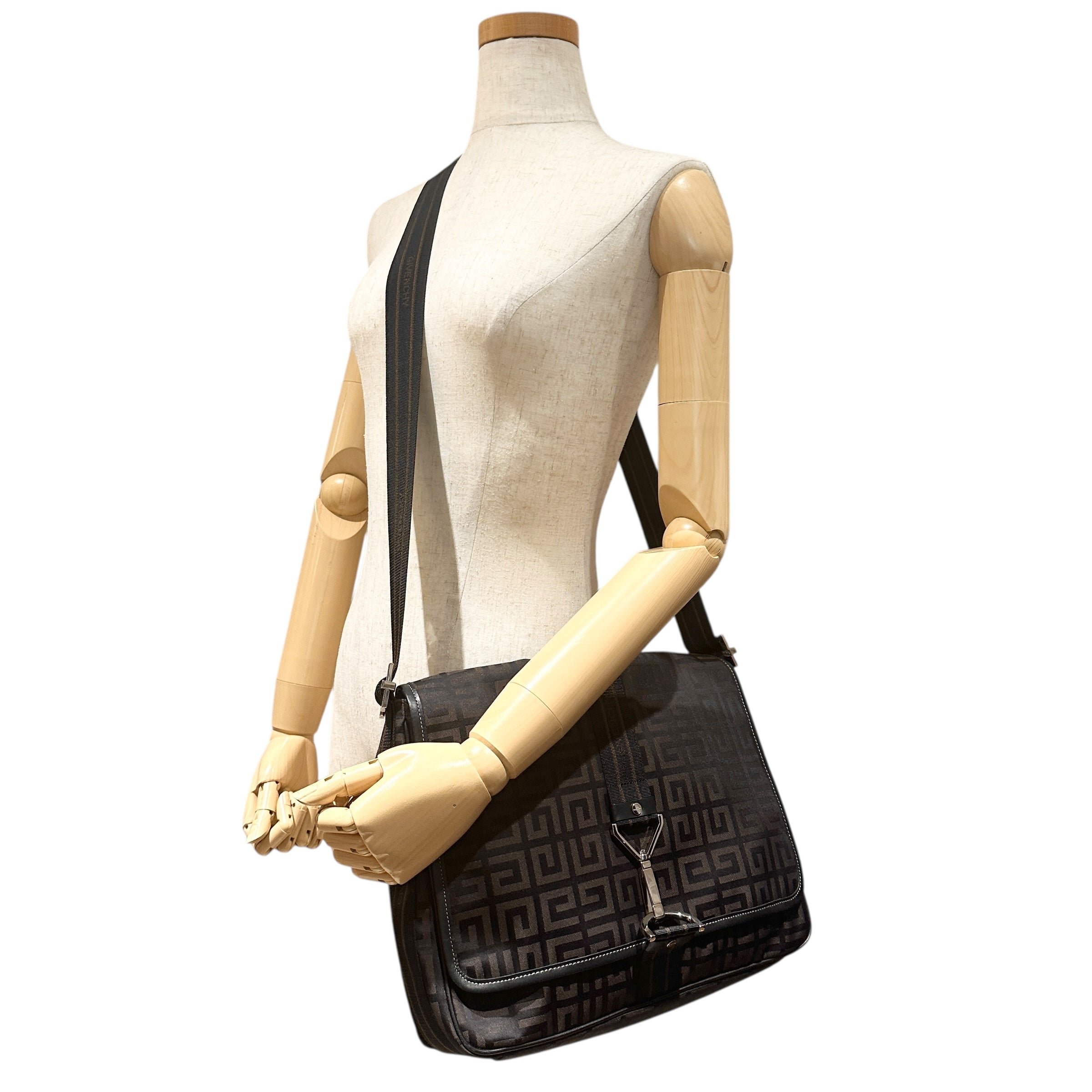 GIVENCHY ジバンシィ ショルダーバッグ