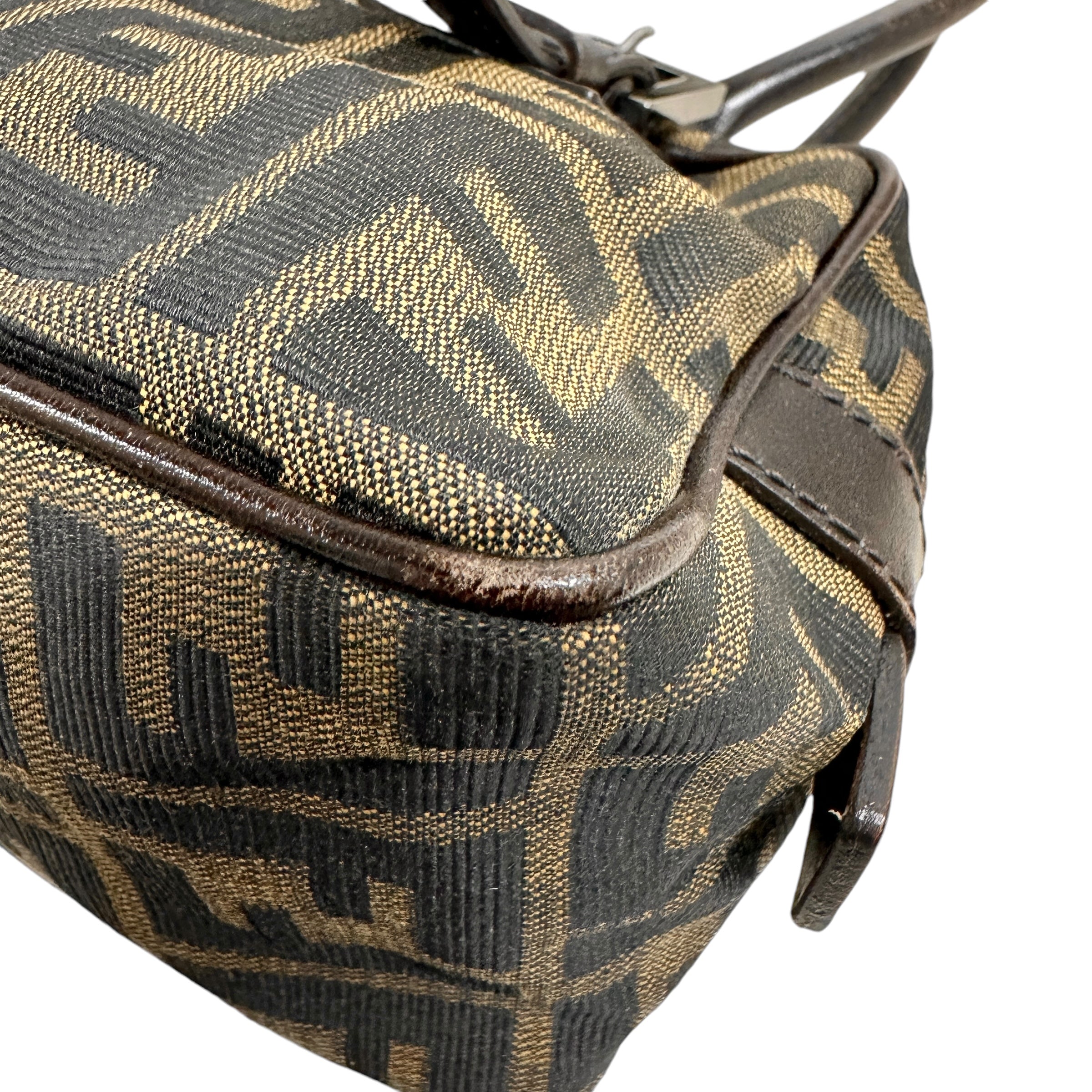 FENDI フェンディ ズッカ ワンショルダーバッグ