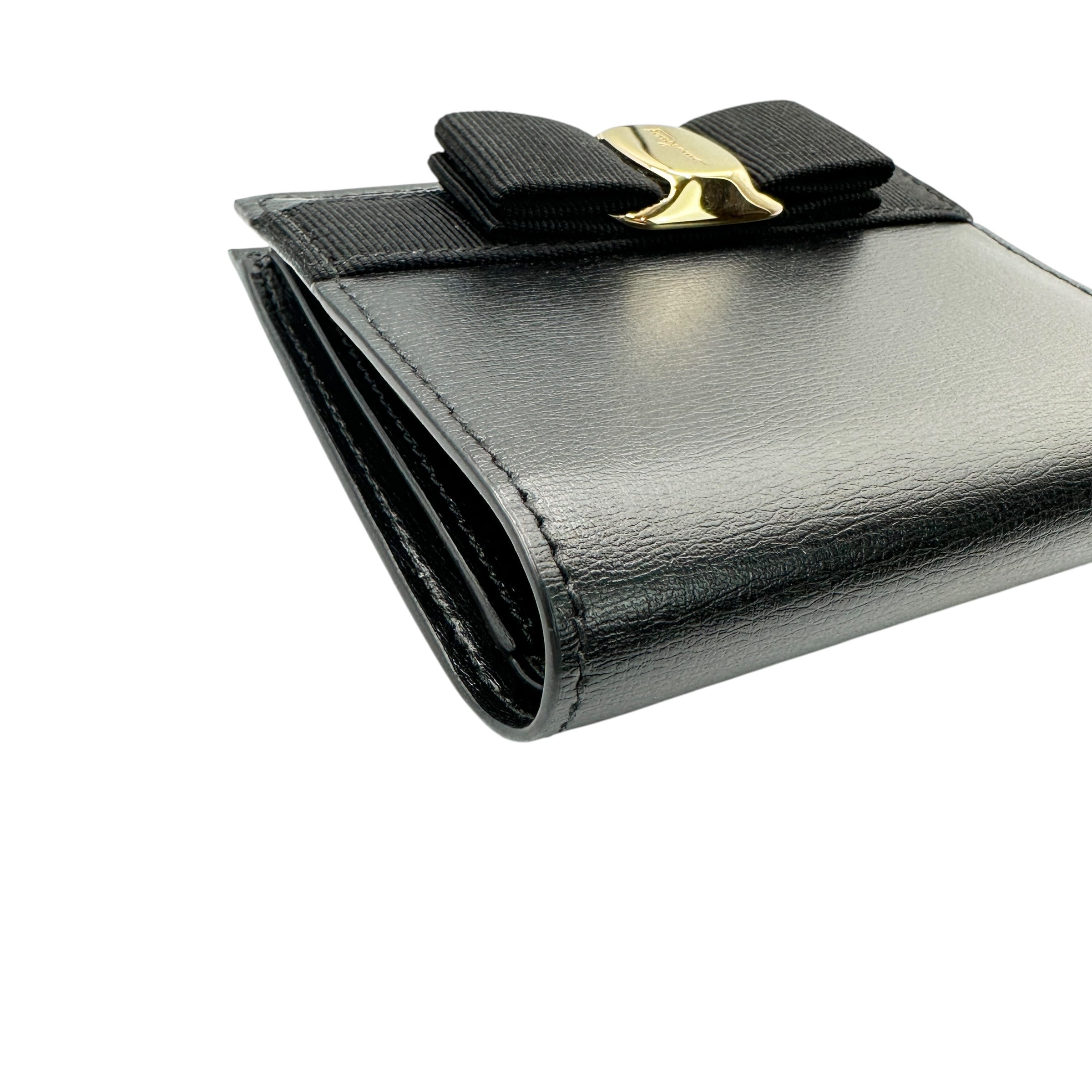 Salvatore Ferragamo フェラガモ コンパクトウォレット