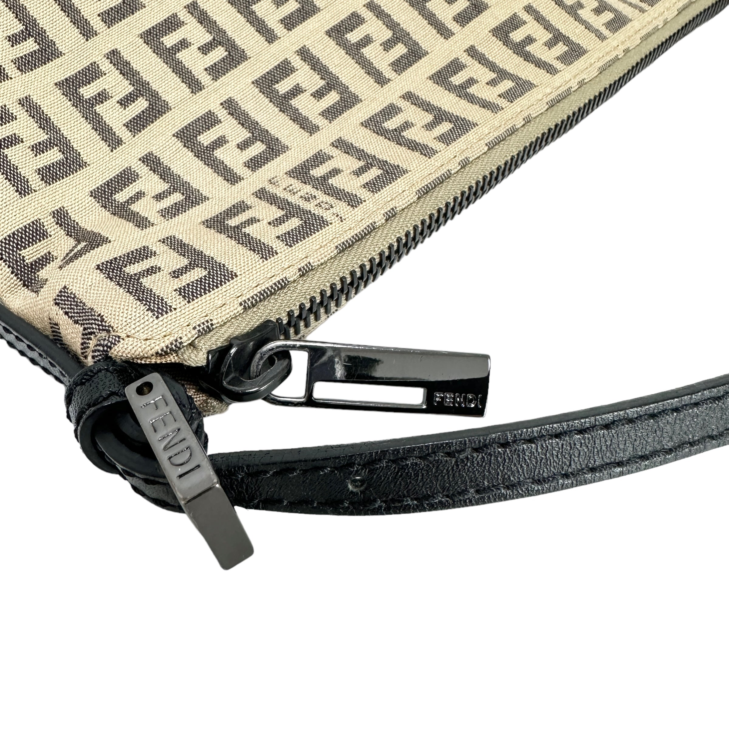 FENDI フェンディ ズッキーノ ショルダーバッグ