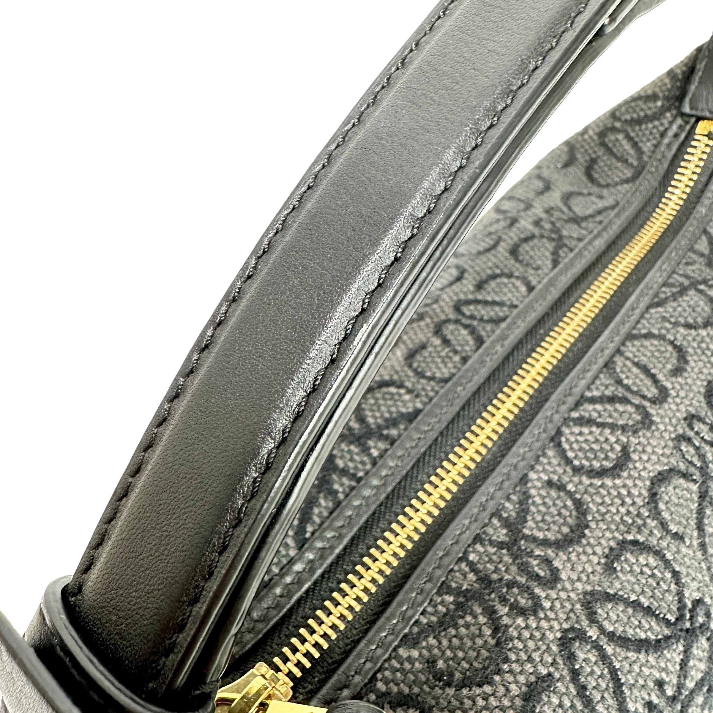 LOEWE ロエベ アナグラム ハンドバッグ