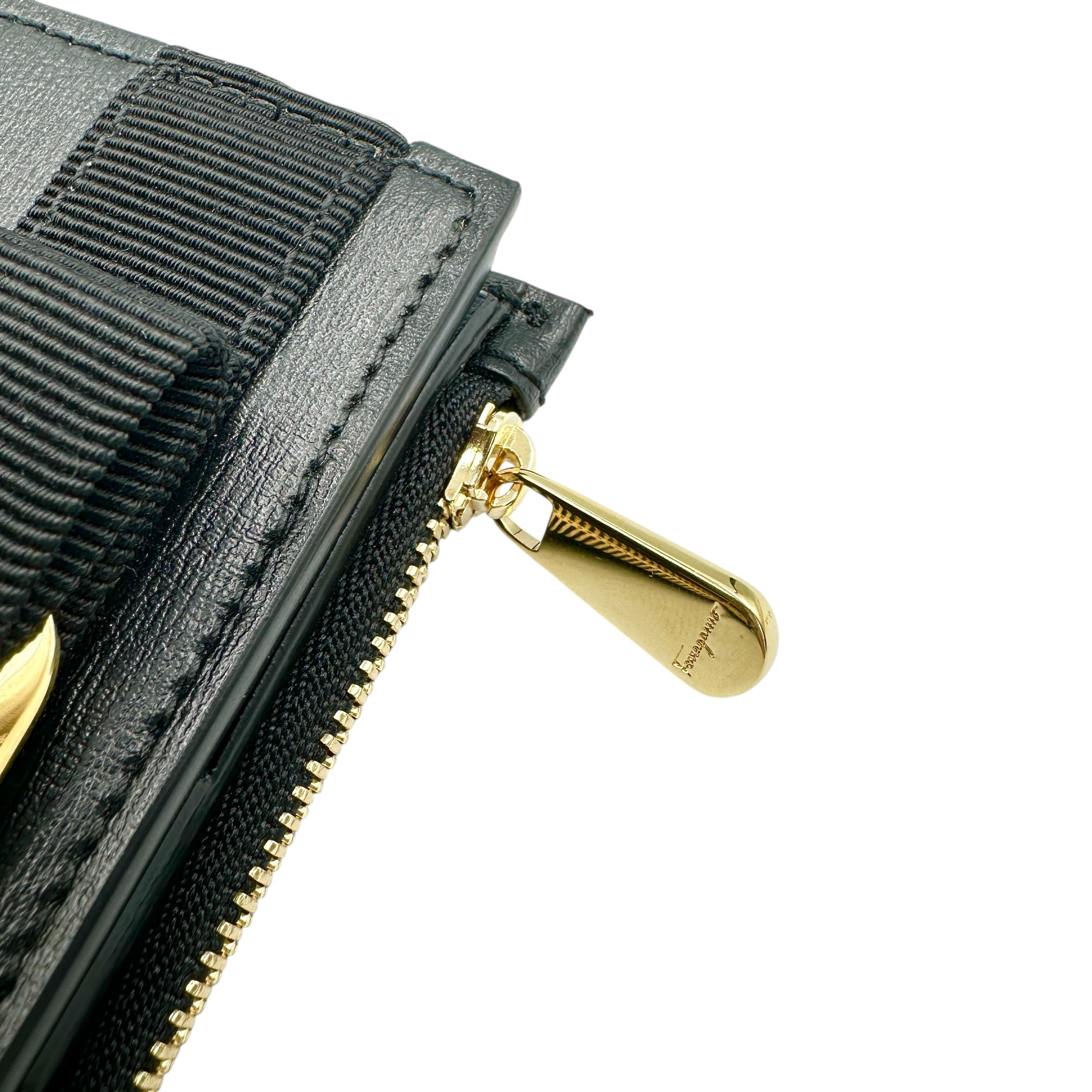 Salvatore Ferragamo フェラガモ コンパクトウォレット