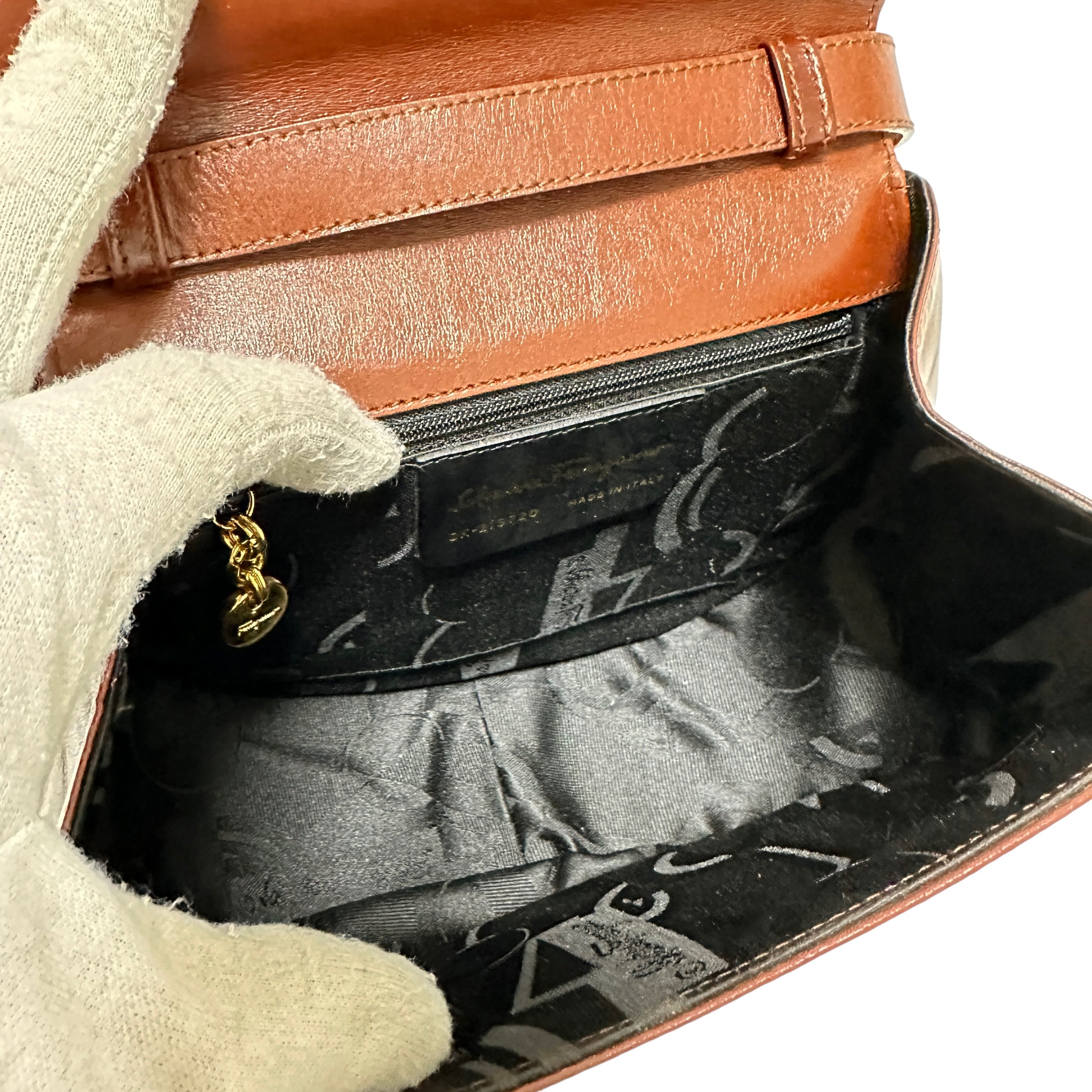 Salvatore Ferragamo フェラガモ ショルダーバッグ