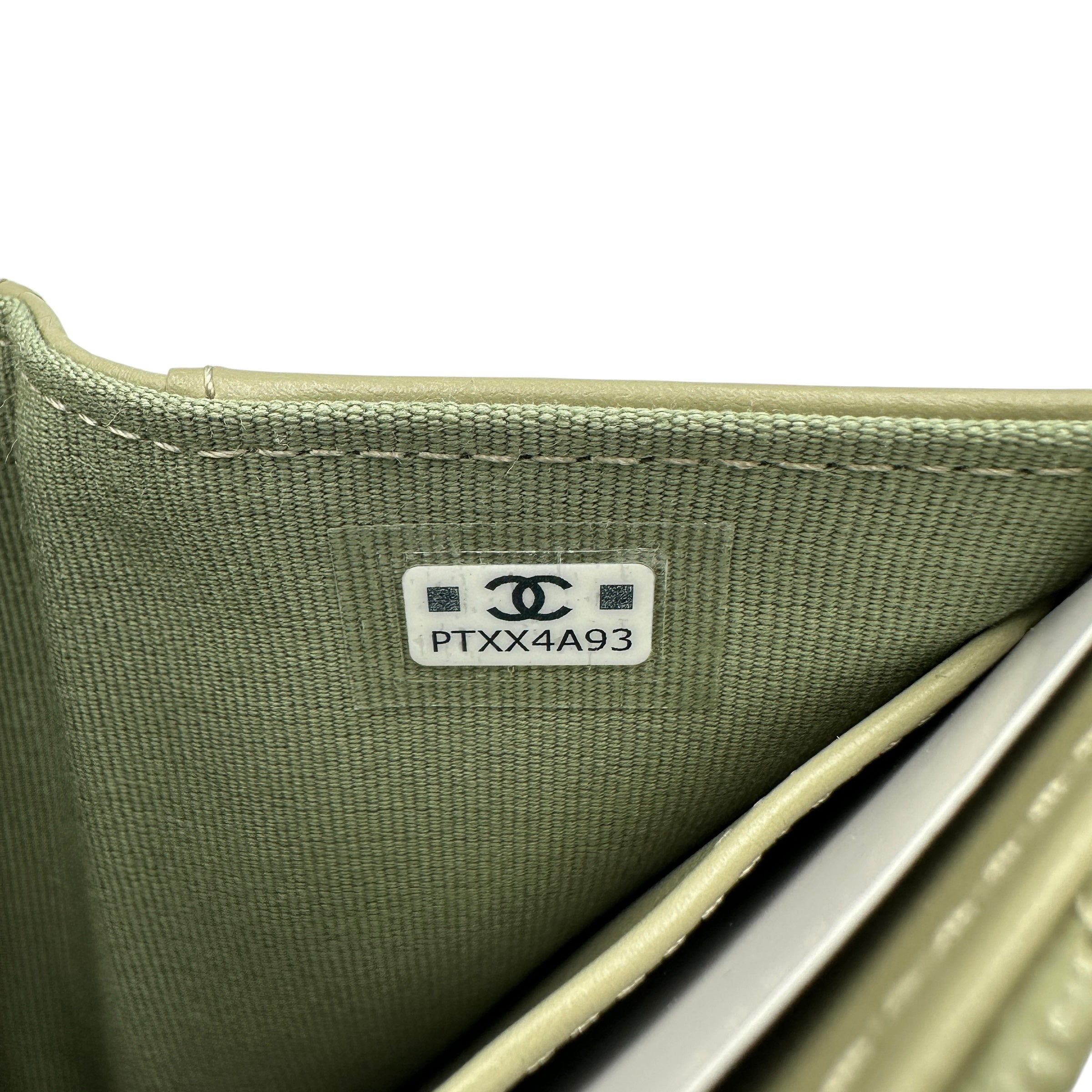 CHANEL シャネル コンパクトウォレット
