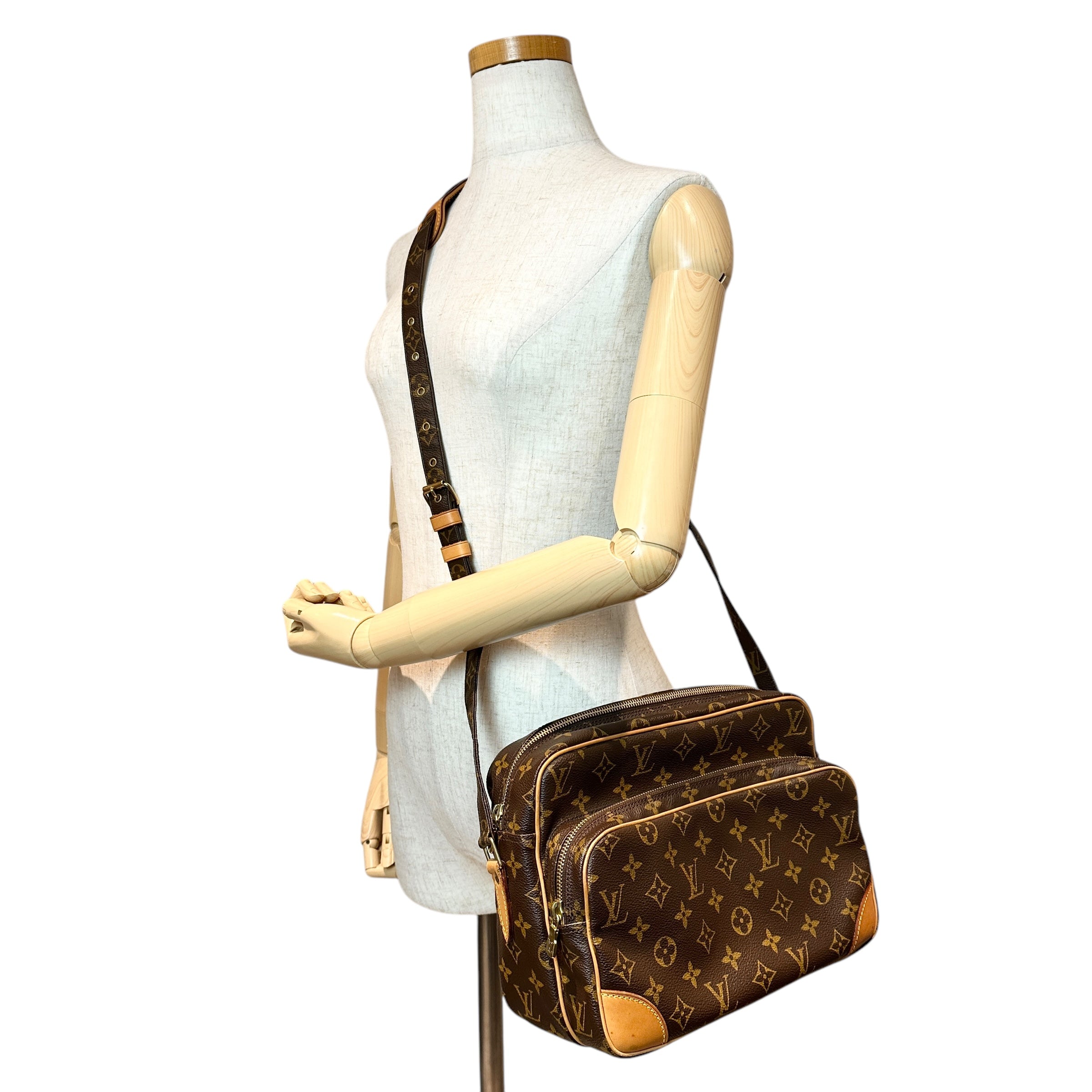 LOUIS VUITTON ルイ・ヴィトン モノグラム ナイル