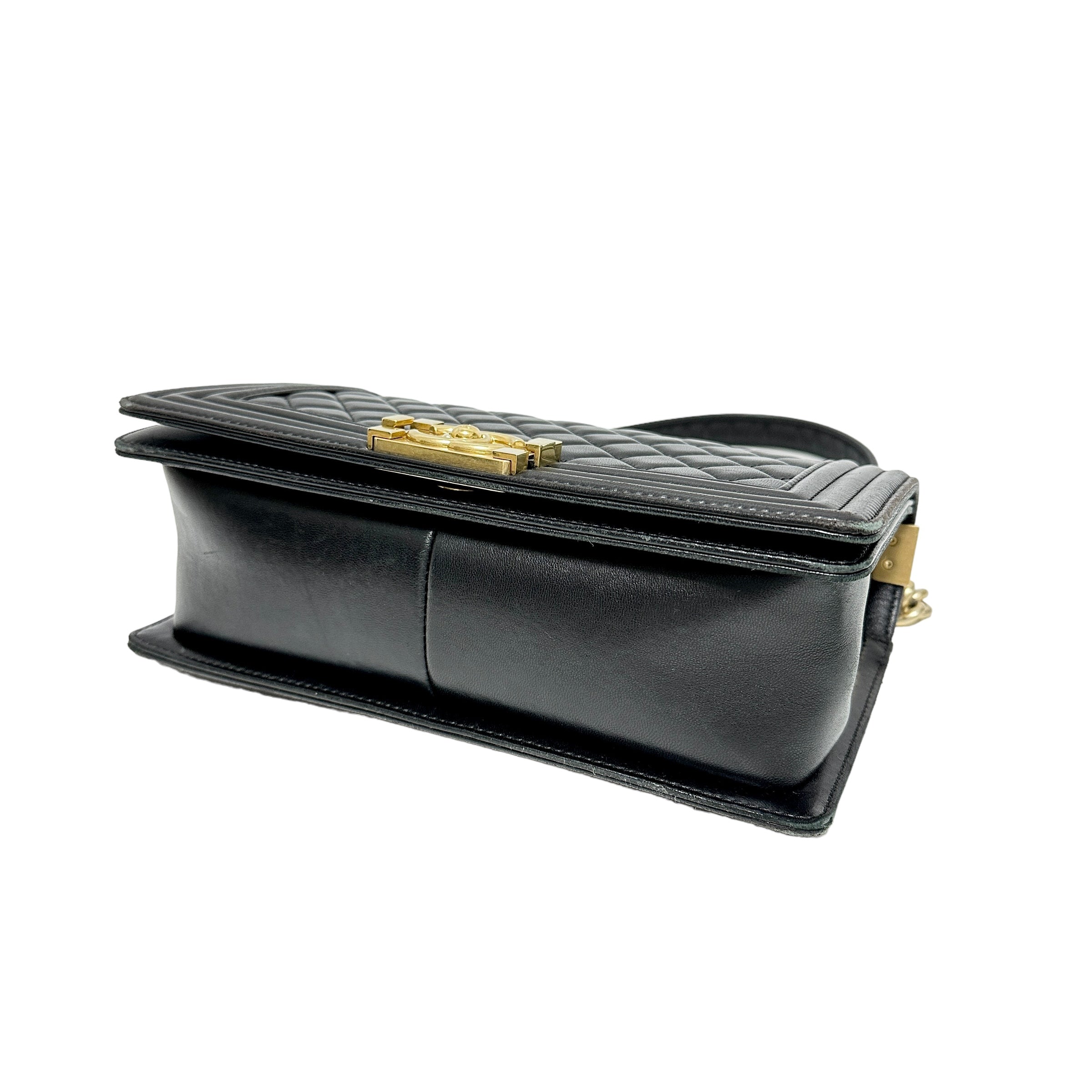 CHANEL シャネル ボーイシャネル 25 チェーンショルダー