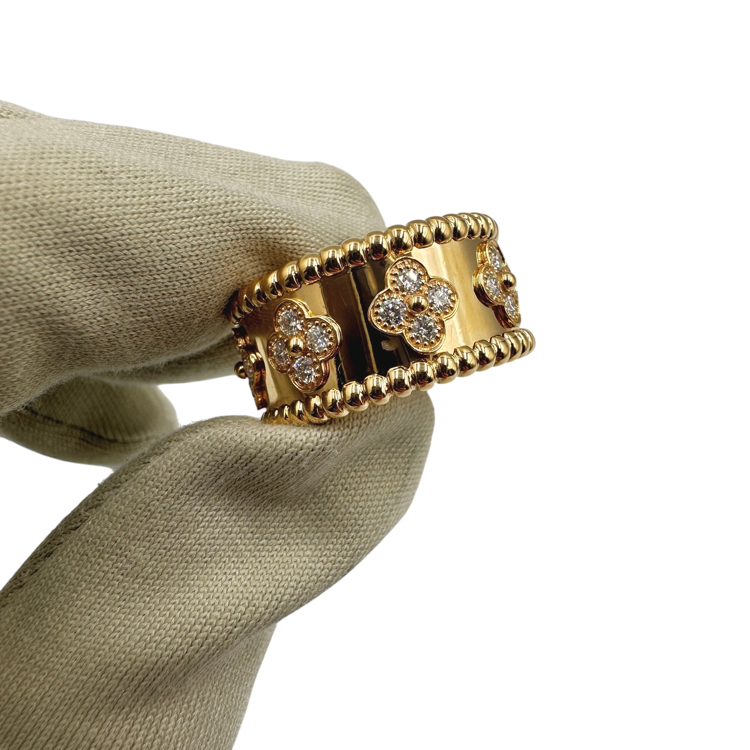 VanCleef & Arpels ヴァンクリーフ&アーペル ペルレ クローバー ダイヤリング