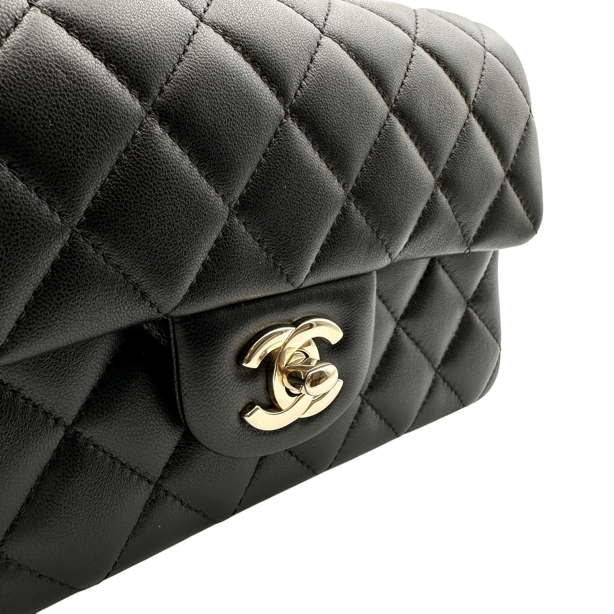 CHANEL シャネル マトラッセ20 チェーンショルダーバッグ