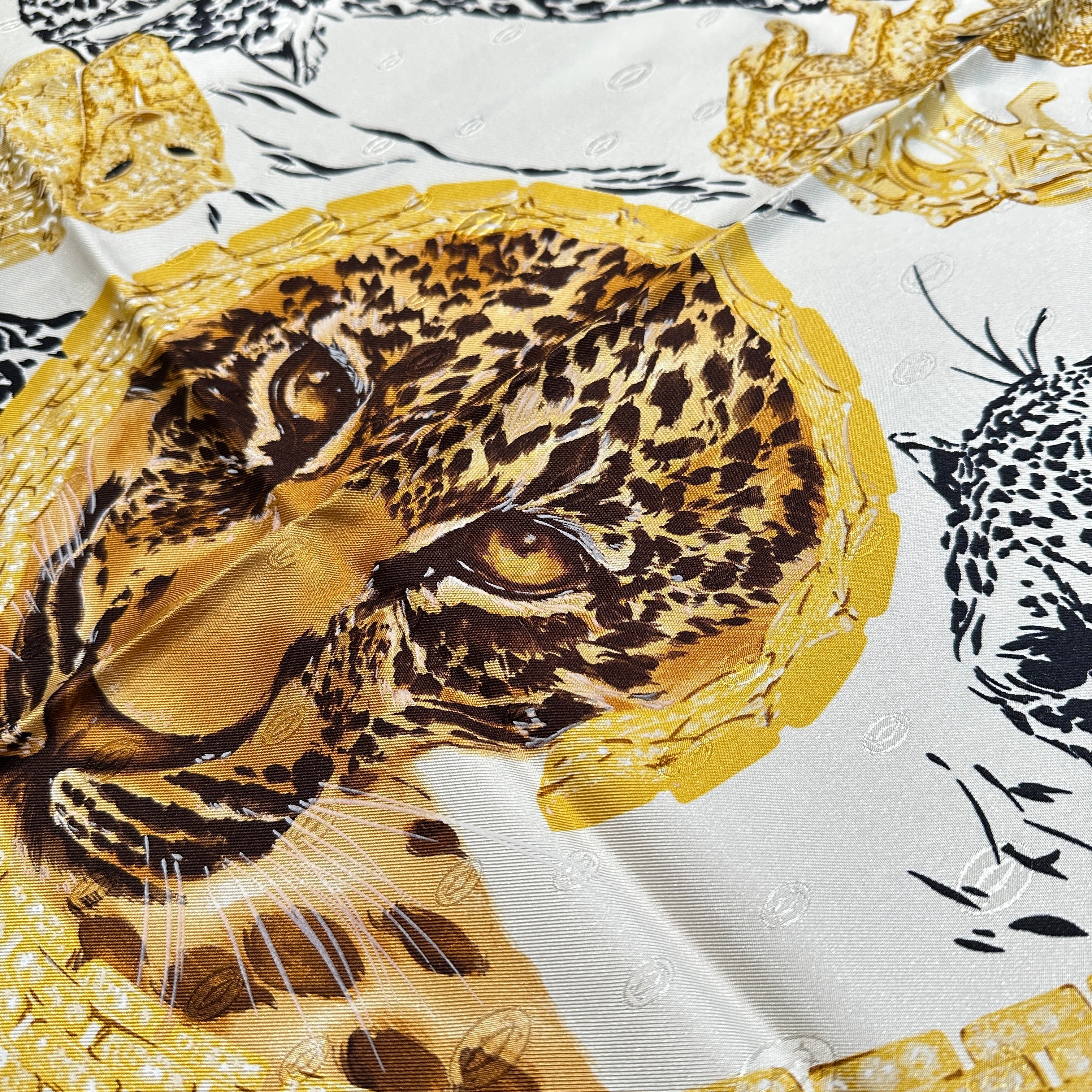 Cartier カルティエ パンサー シルク スカーフ
