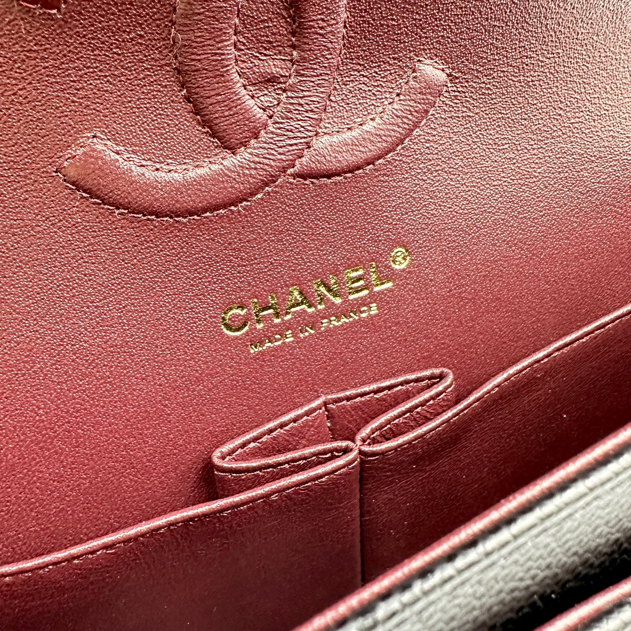 CHANEL シャネル マトラッセ25 チェーンショルダーバッグ