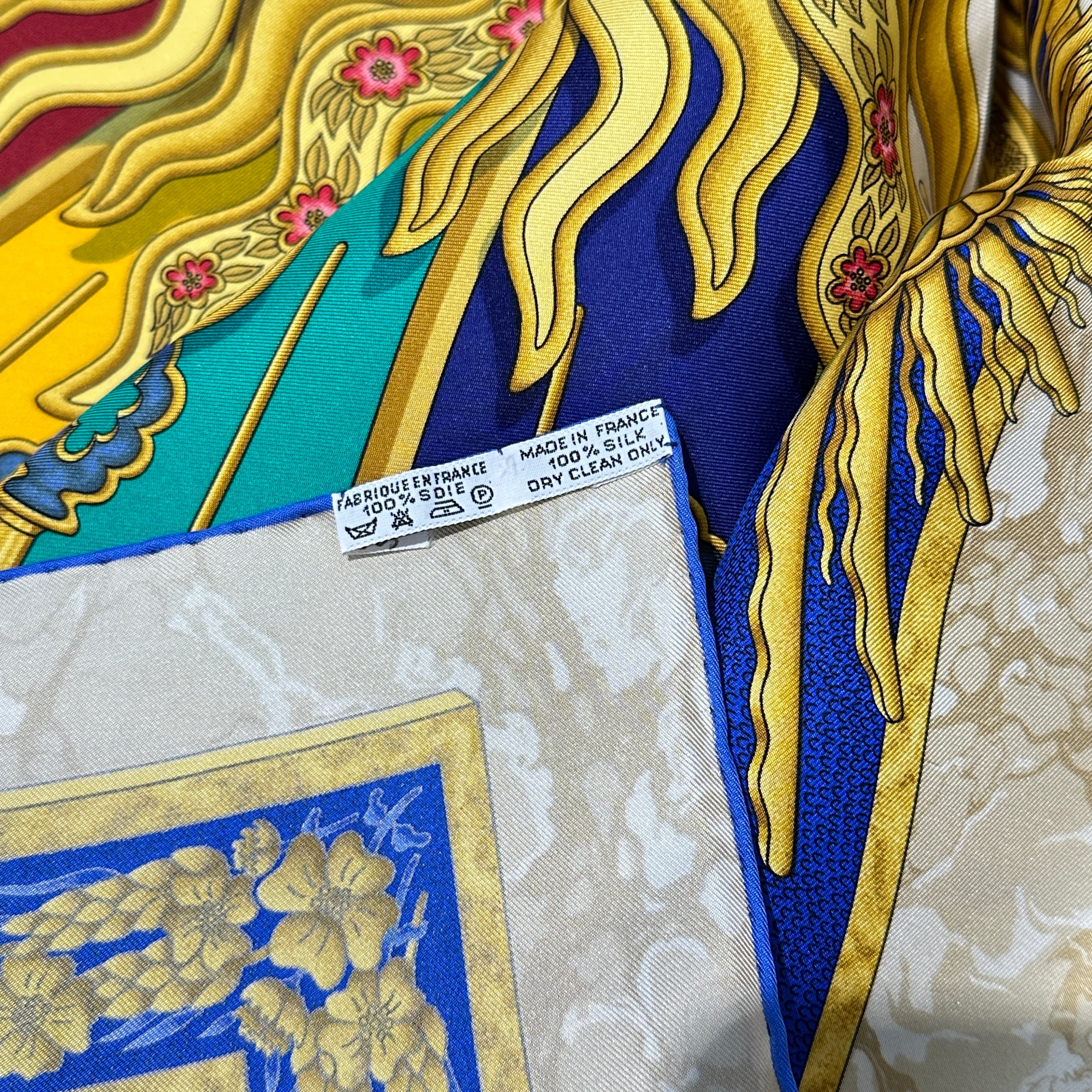 HERMES エルメス カレ90 今日一日を楽しむ