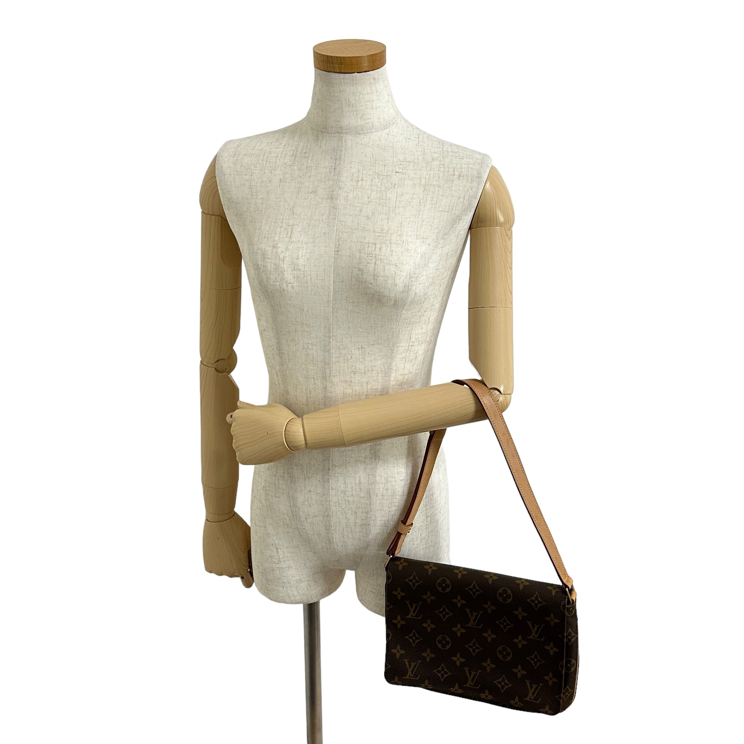 LOUIS VUITTON ルイ・ヴィトン モノグラム ミュゼットタンゴ