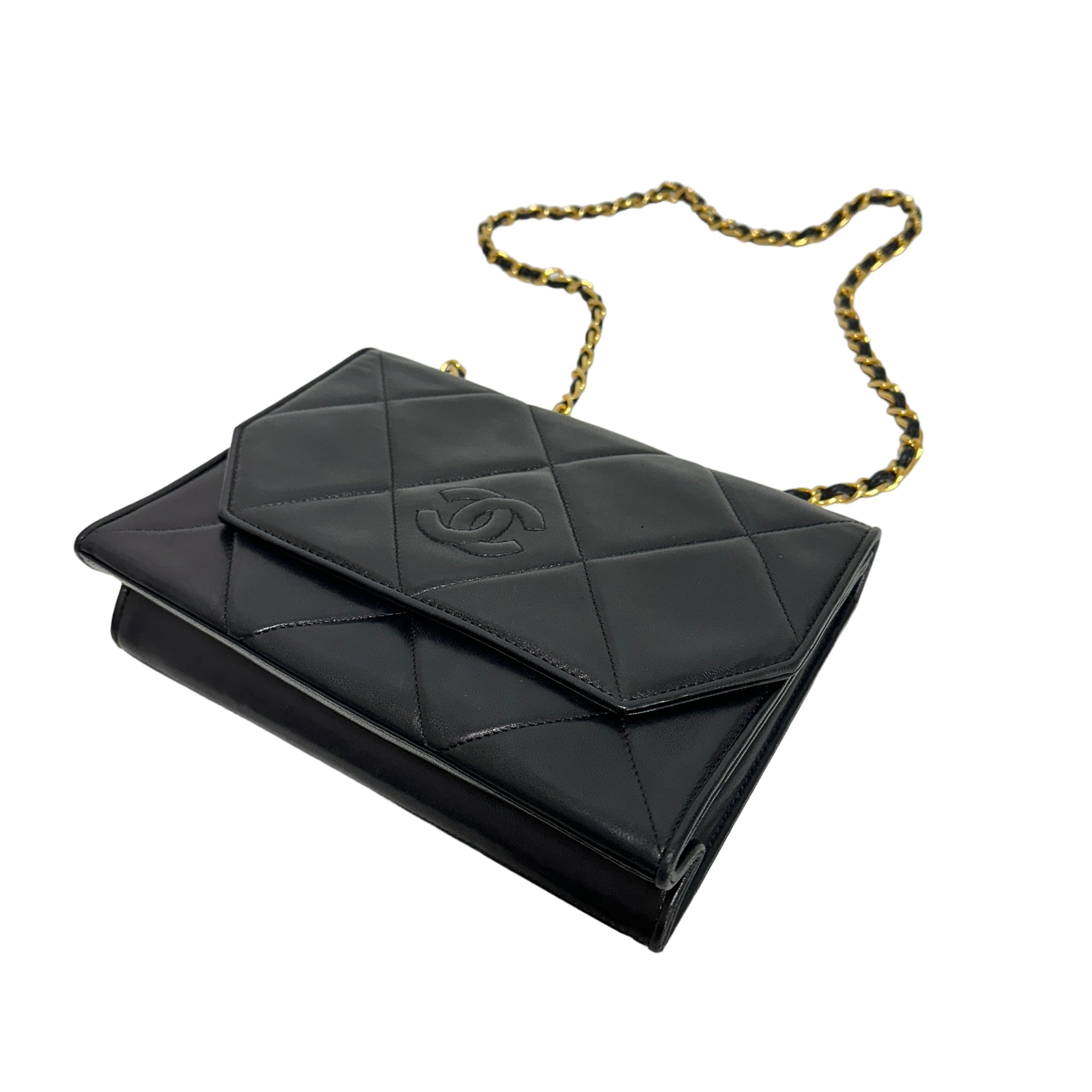 CHANEL シャネル ダイヤステッチ チェーンショルダー