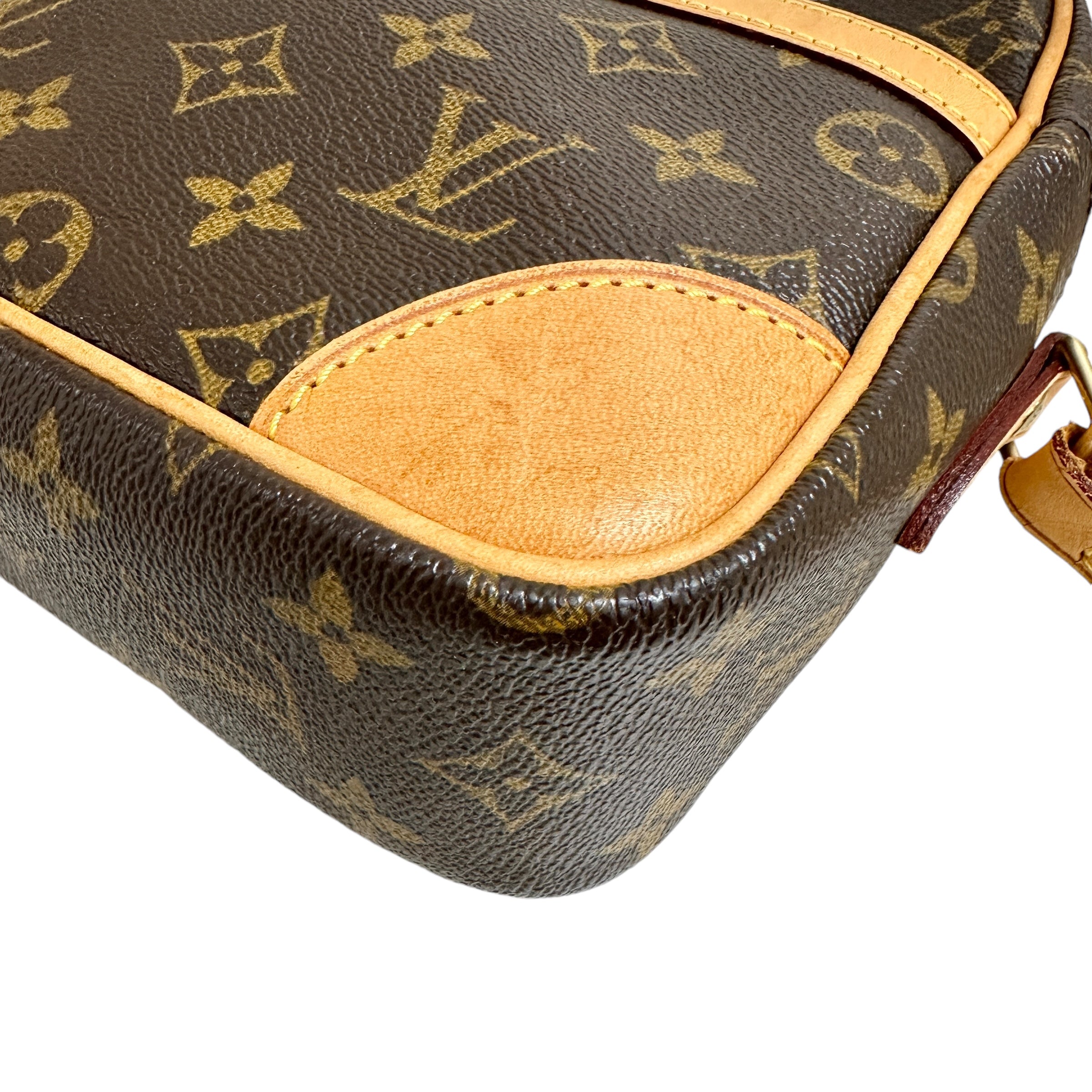 LOUIS VUITTON ルイ・ヴィトン モノグラム トロカデロ27
