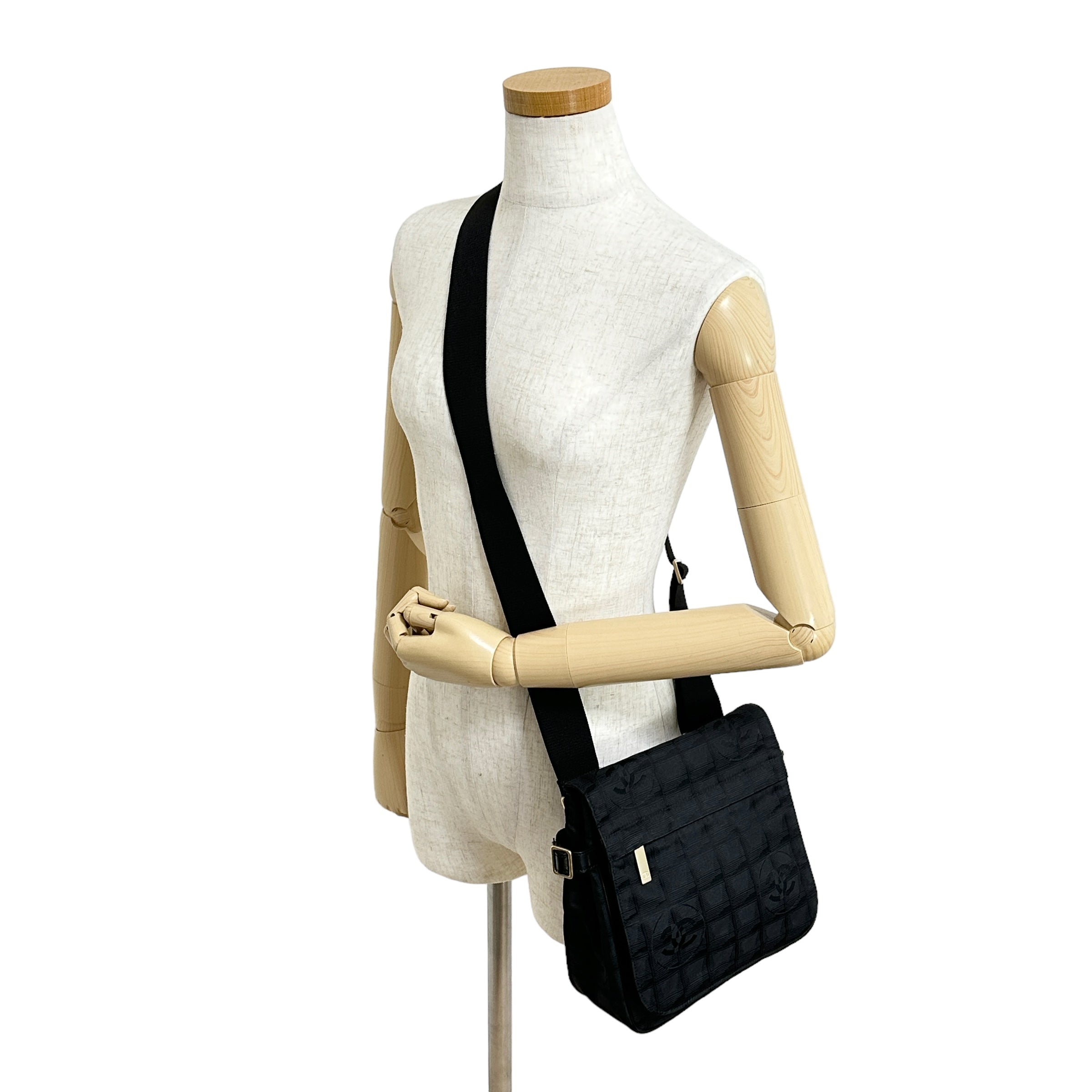 CHANEL シャネル ニュートラベルライン ショルダーバッグ