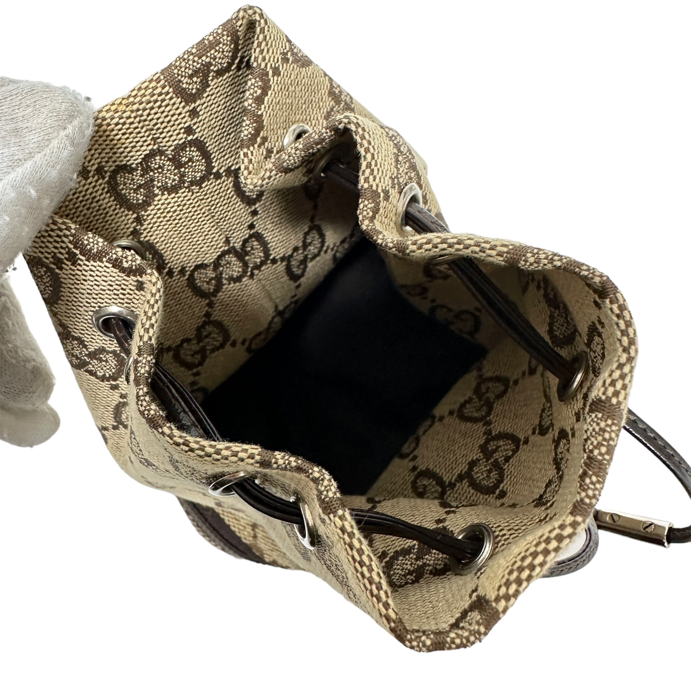 GUCCI グッチ 巾着ポーチ