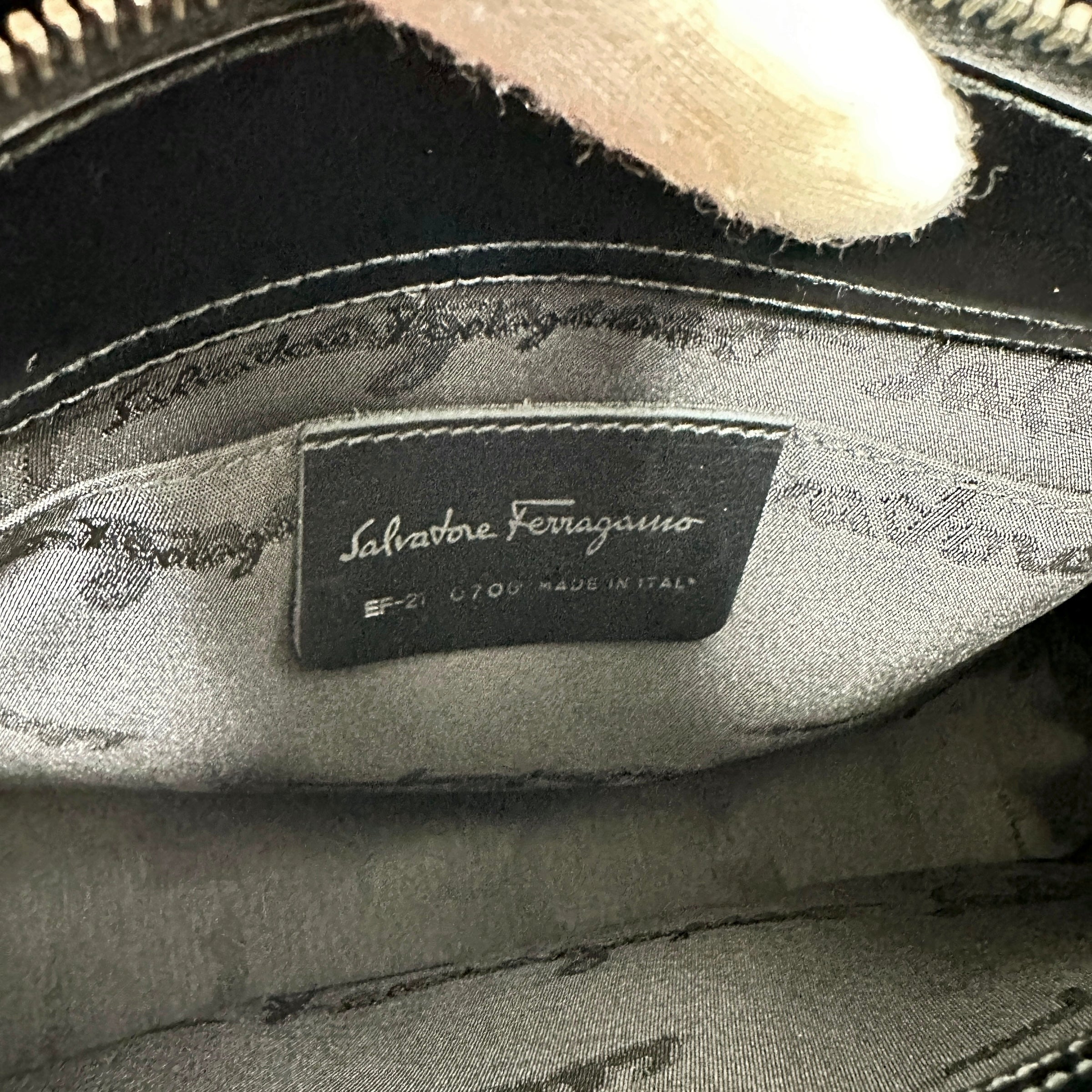 Salvatore Ferragamo フェラガモ ガンチーニ ショルダーバッグ