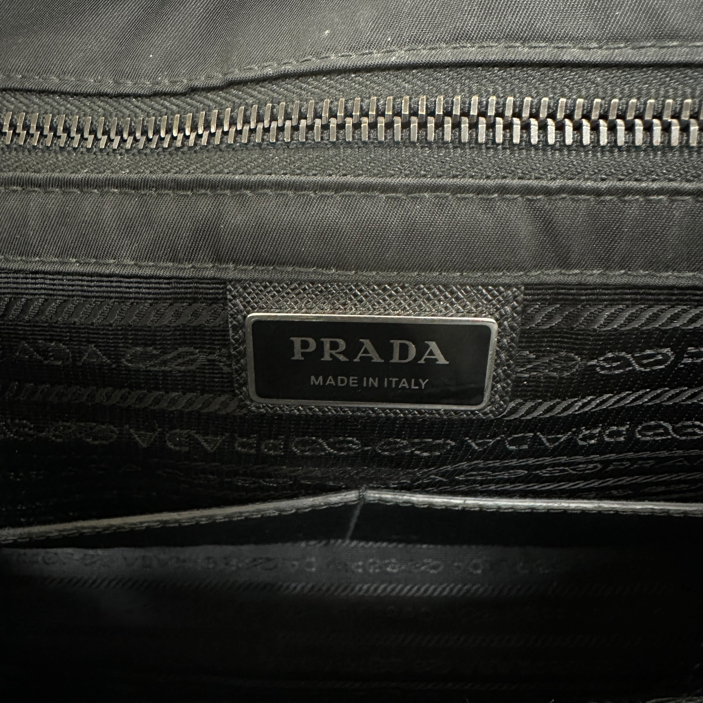 PRADA プラダ テスート メッセンジャーバッグ