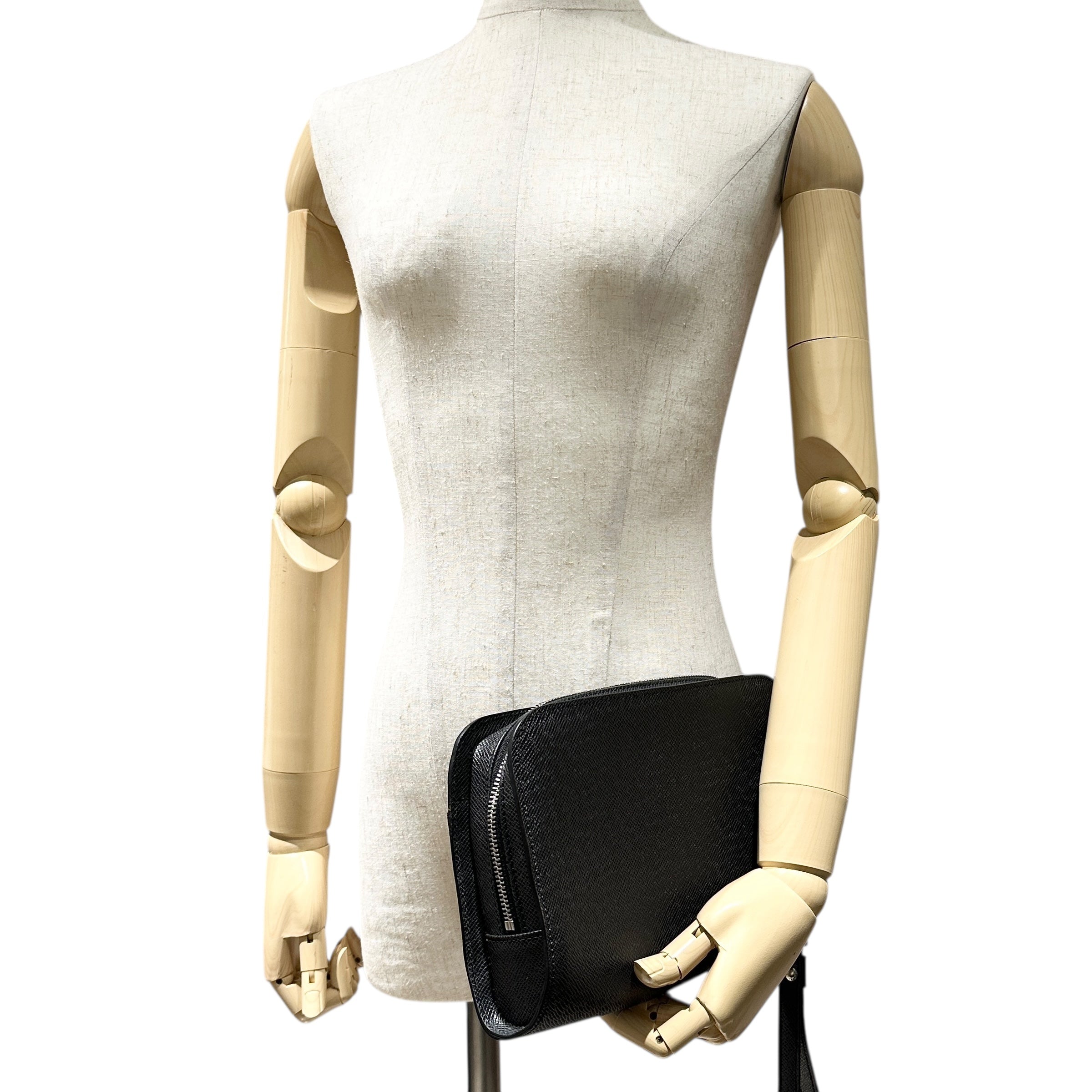 LOUIS VUITTON ルイ・ヴィトン タイガ バイカル セカンドバッグ ブラック