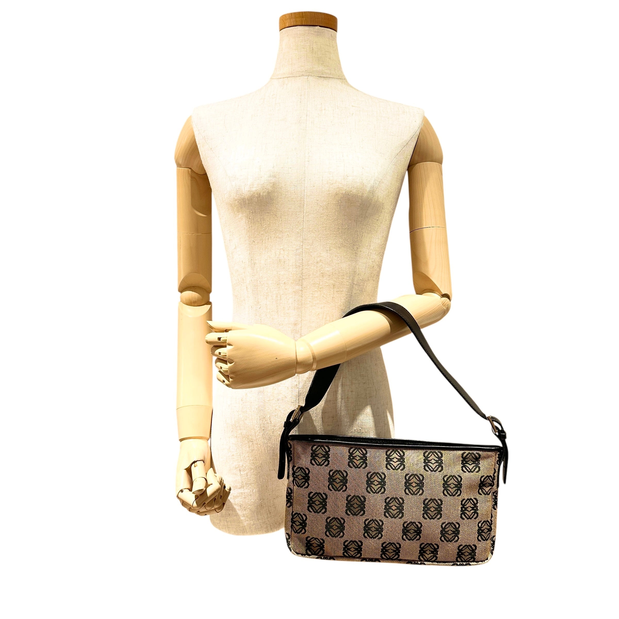 LOEWE ロエベ アナグラム ワンショルダーバッグ