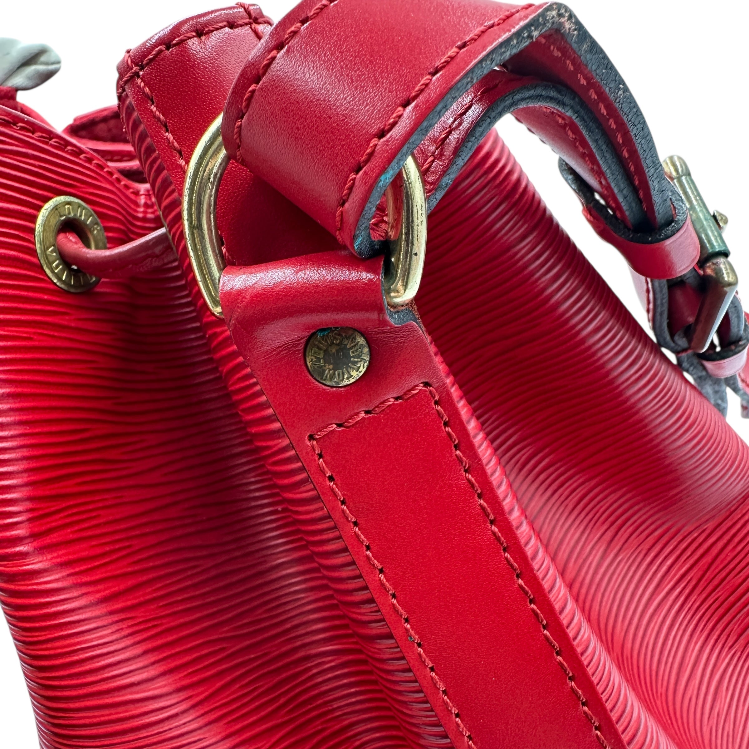 LOUIS VUITTON ルイ・ヴィトン エピ プチノエ